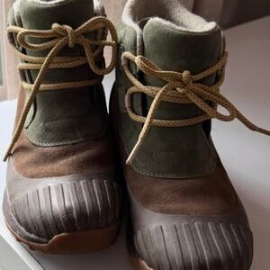 Merrell waterproof winter hiking boot size 7.5
